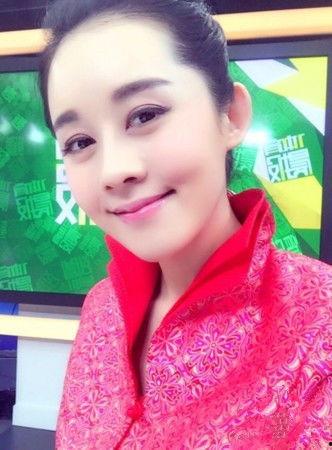 央视女主播李蕊,才华横溢的传媒新星